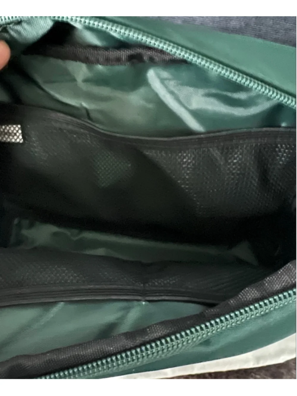 NWT Women's Bogg Bag Crossbody Belt Bag Green